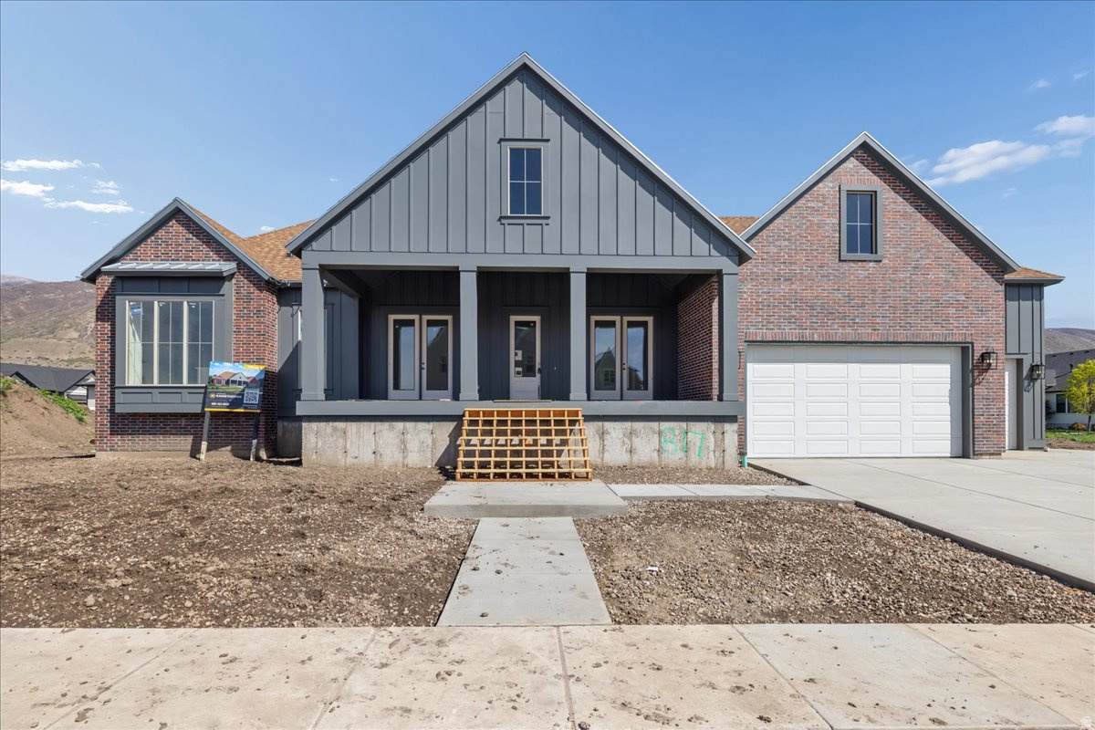 587 Daniel Dr - Photo 1