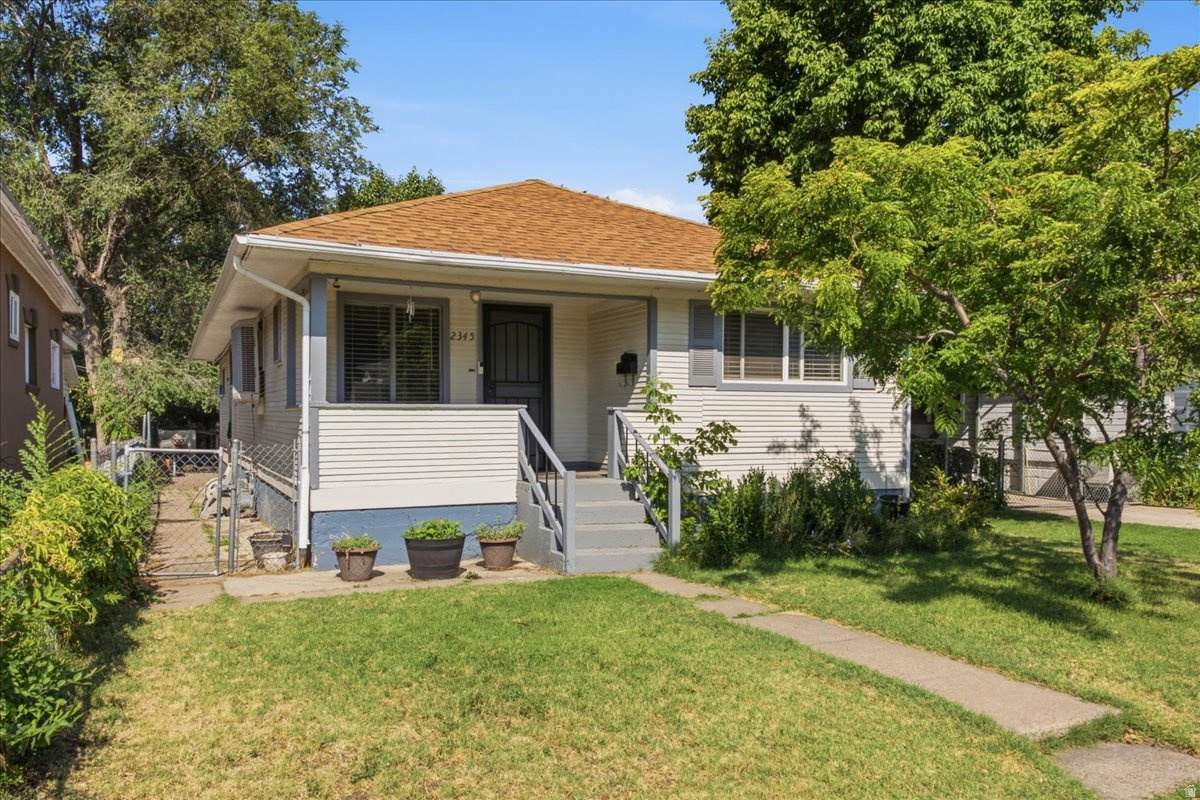 2345 Eccles Ave - Photo 1