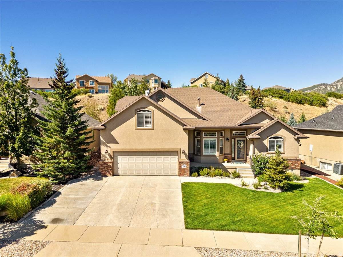 2187 Eagle Crest Dr - Photo 1