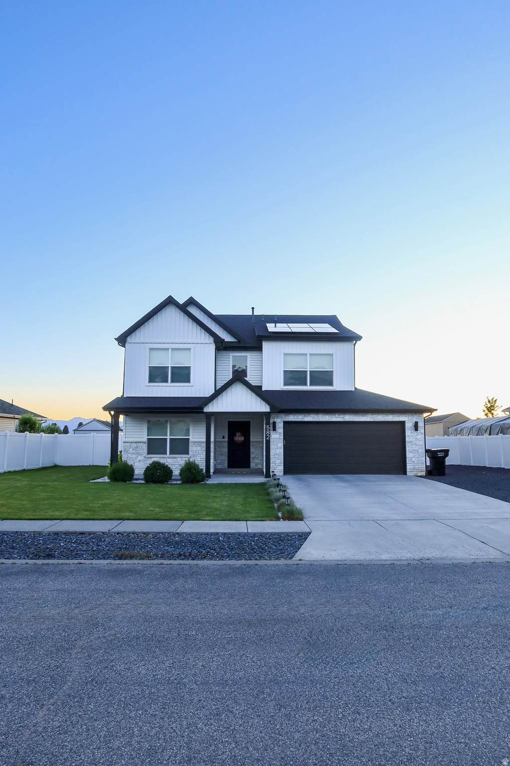 582 Lakeside Dr - Photo 1