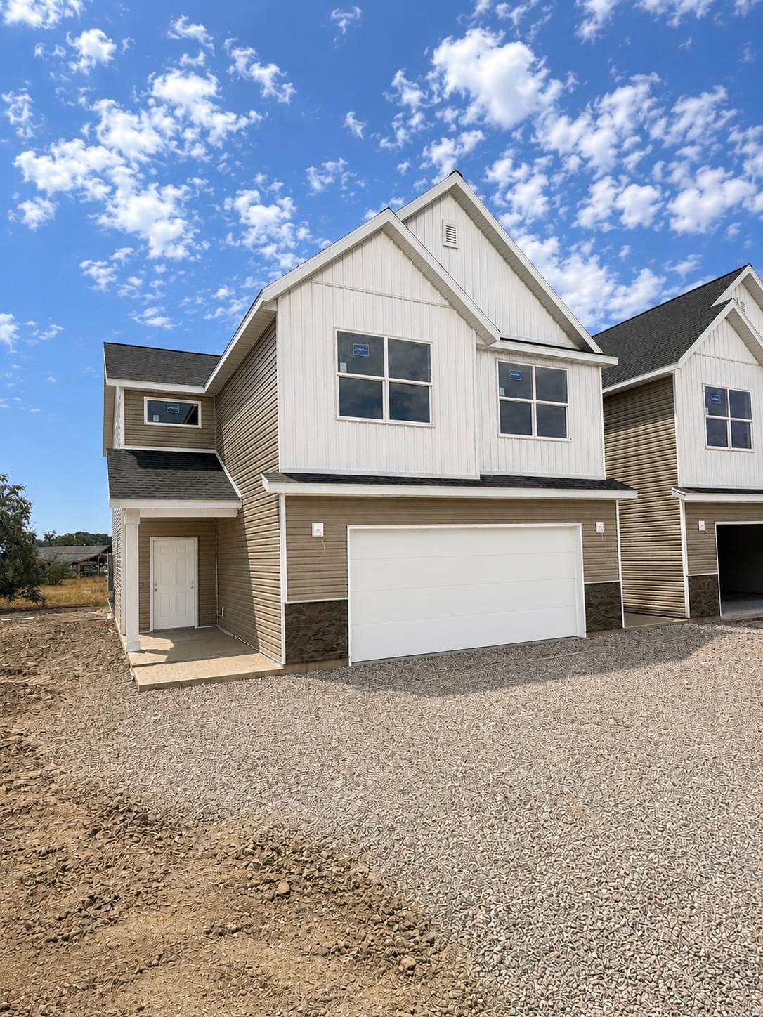 1049 Summit View Dr - Photo 1