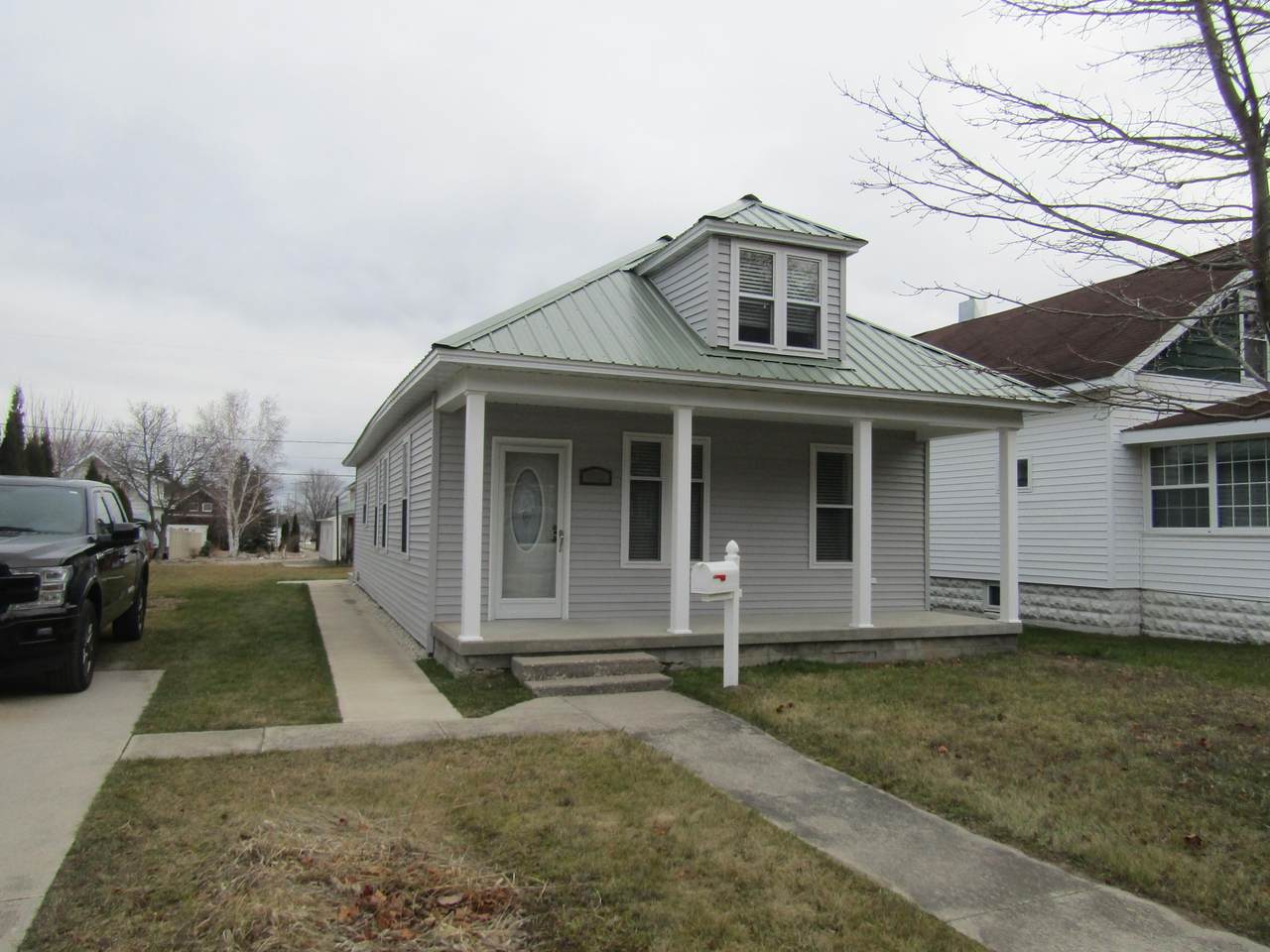 312 5th Street - Photo 1