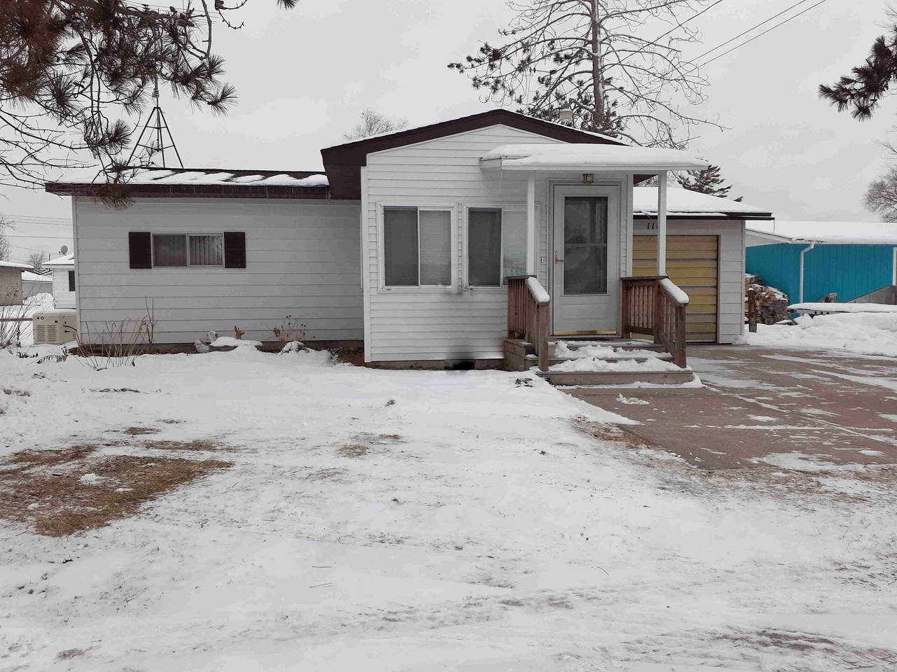 111 Graham Drive - Photo 1