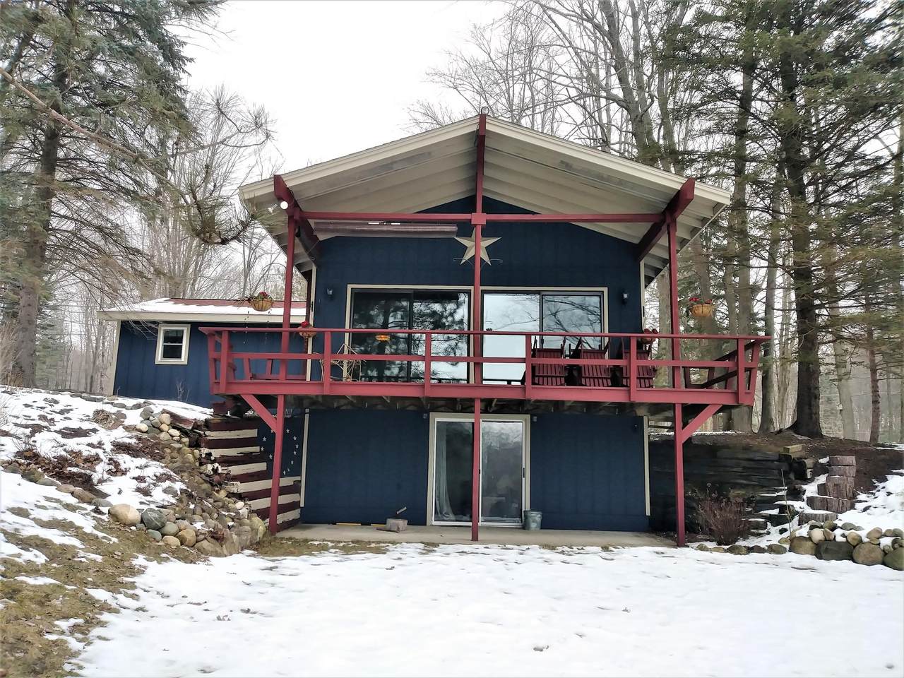 325 Drury Lane - Photo 1