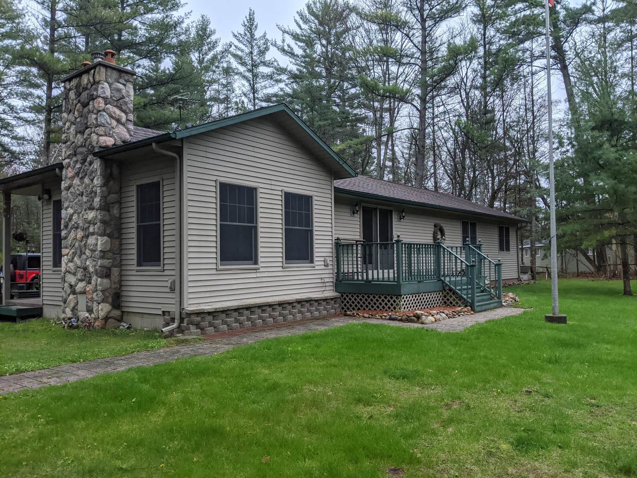 107 Wendy Lane - Photo 1