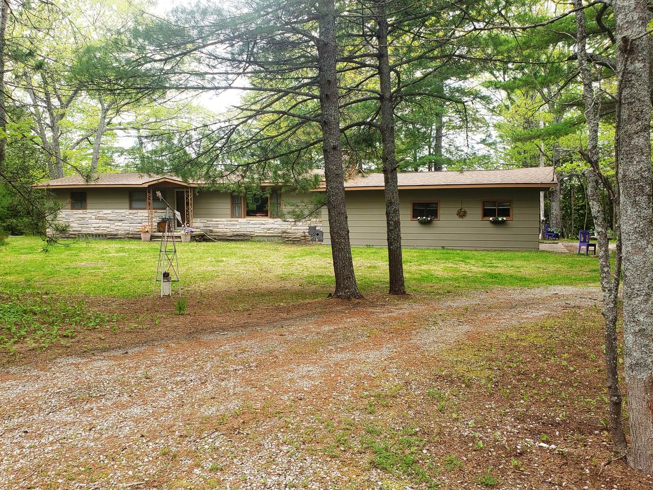 9910 Ocqueoc Lake Road - Photo 1