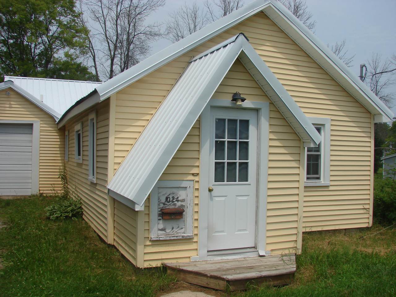 1024 Division Street - Photo 1