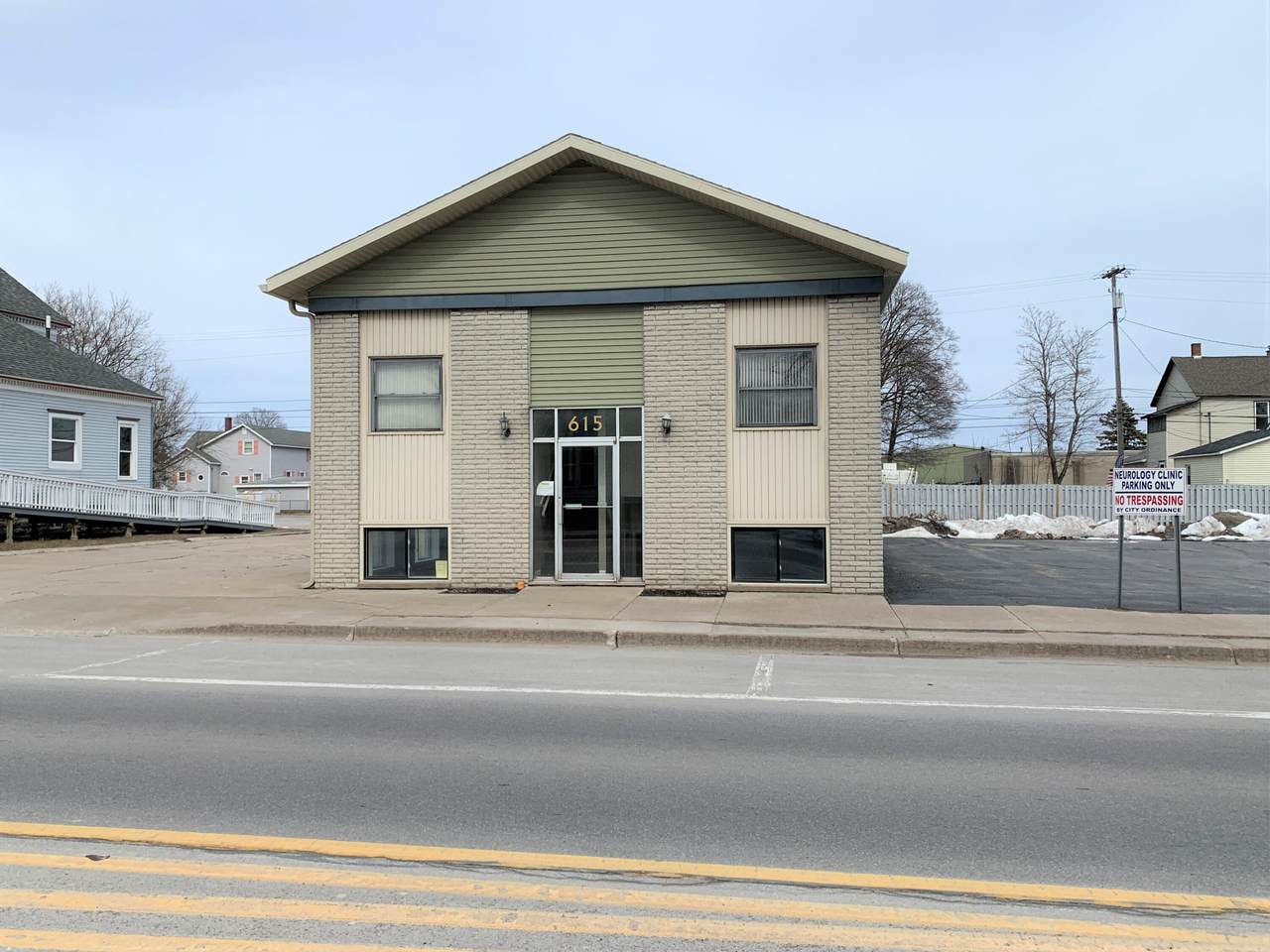 615 Chisholm Street - Photo 1