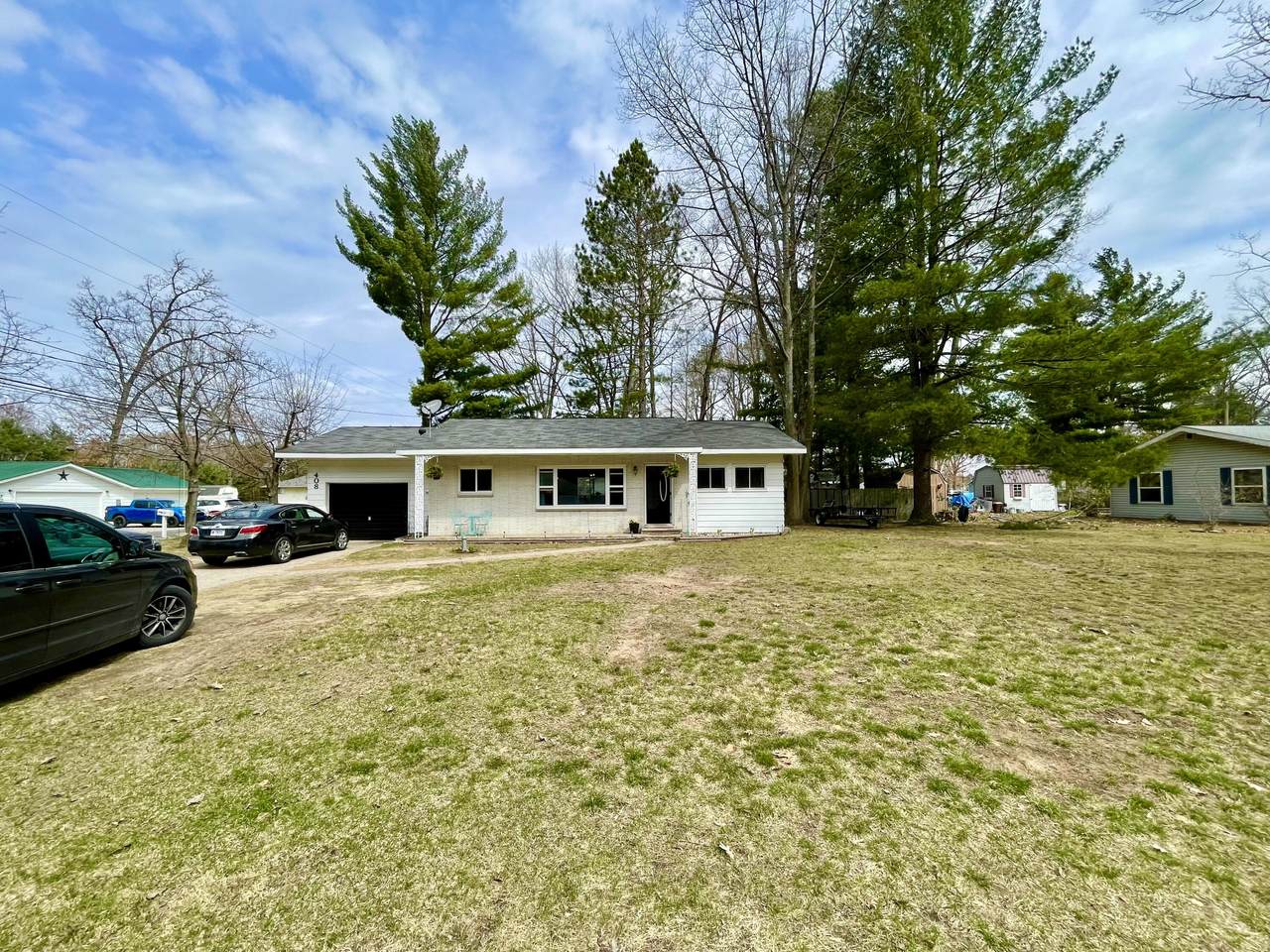 408 Dogwood - Photo 1