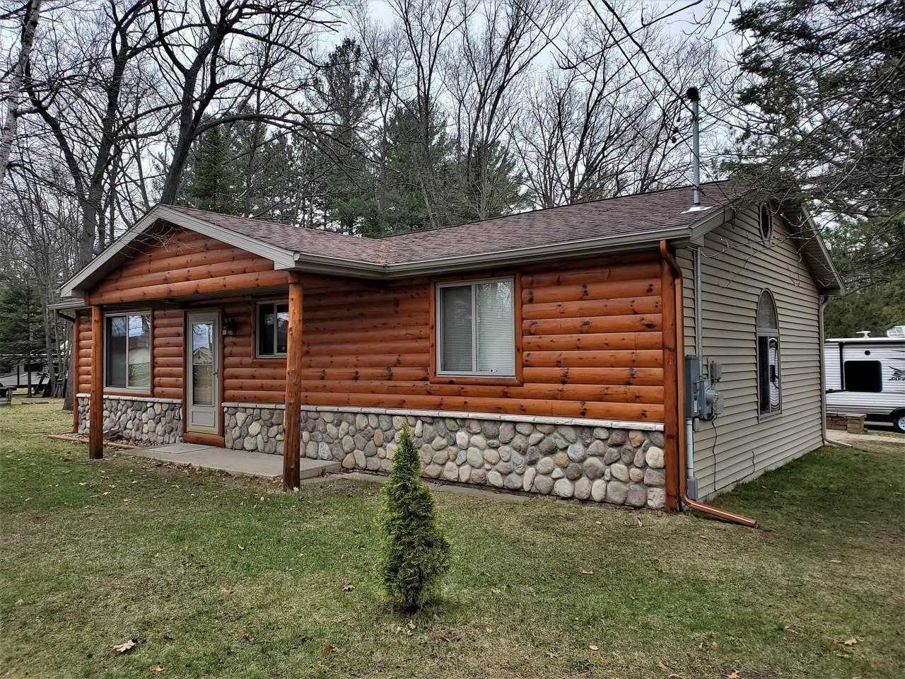 202 Stanley Avenue - Photo 1