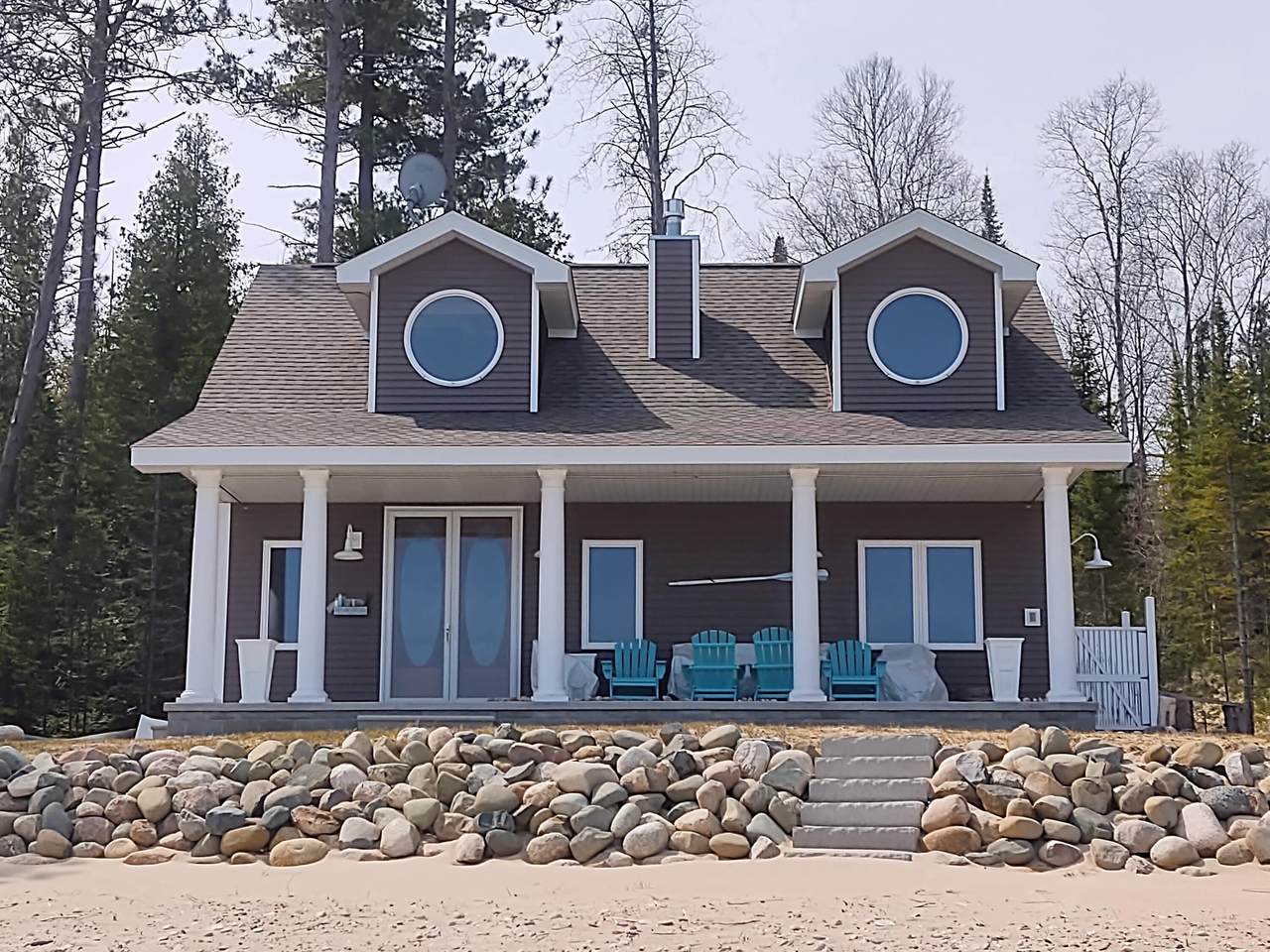 5698 Heather Drive - Photo 1