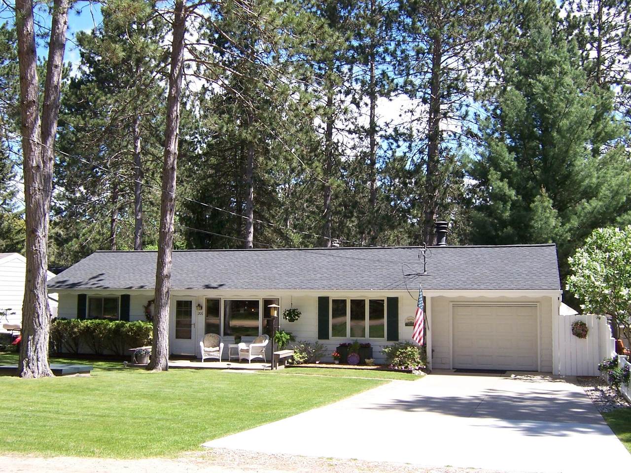 206 Chestnut Road - Photo 1