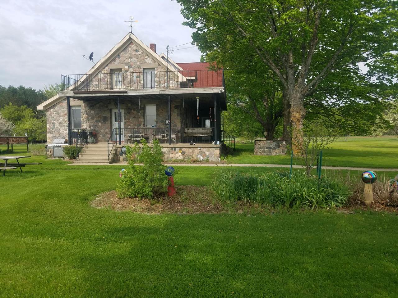 10372 Cathro Road - Photo 1