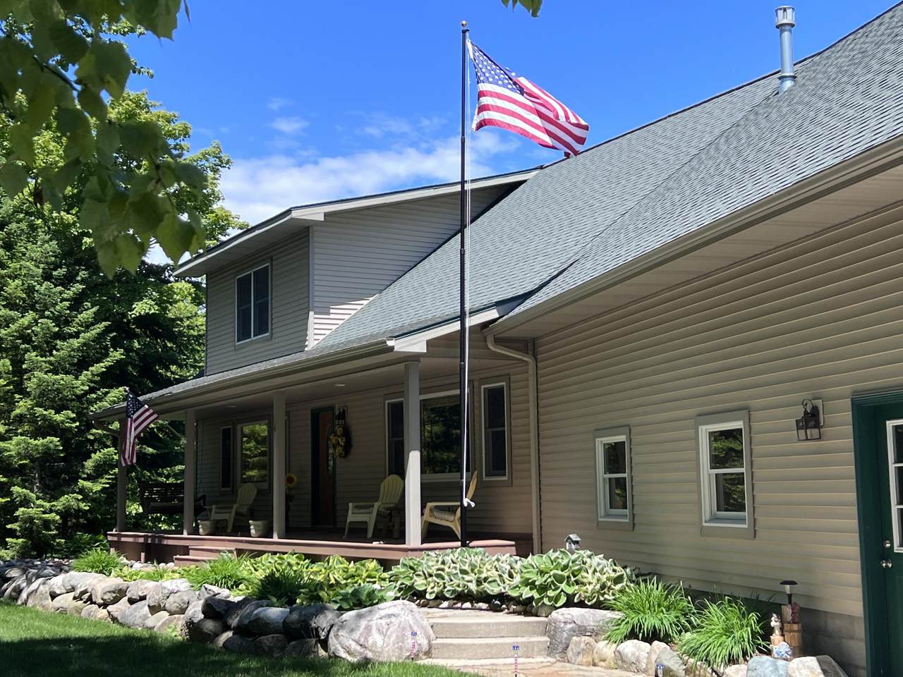1520 Valley Drive - Photo 1