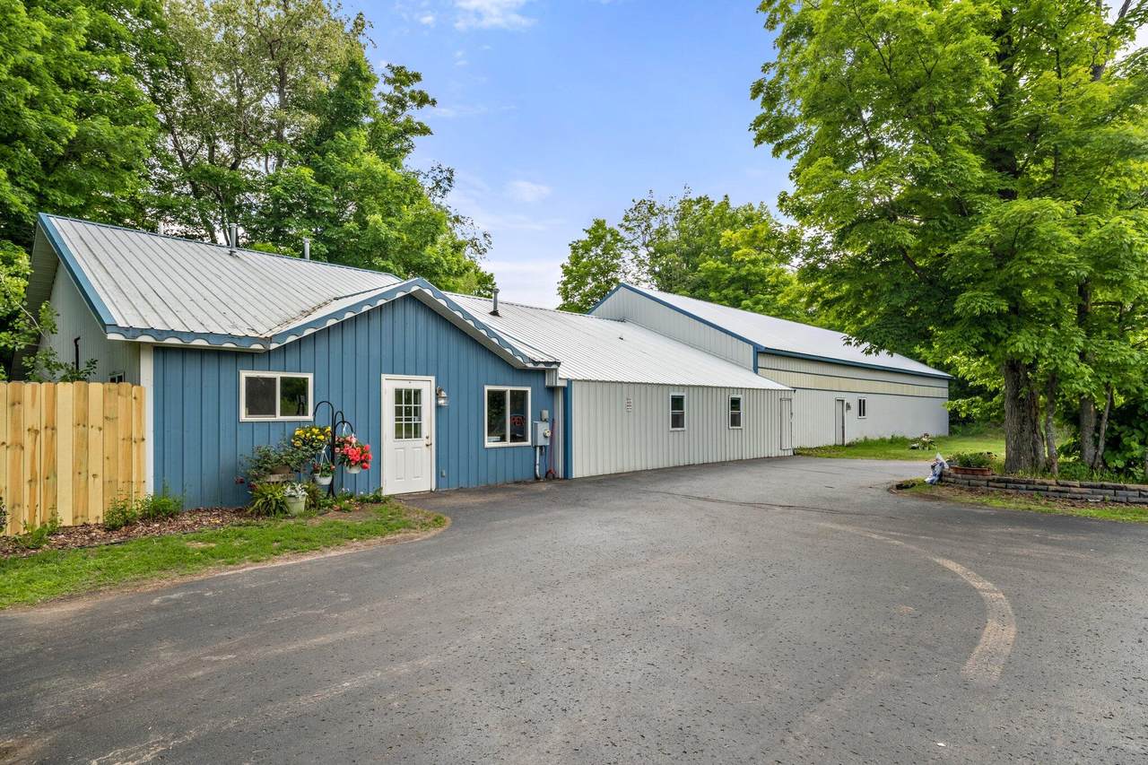 6709 M32 East - Photo 1