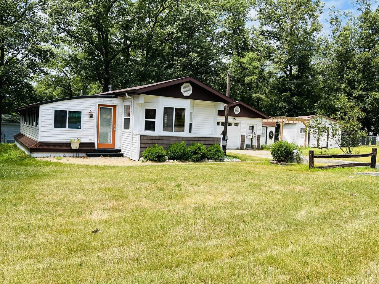 324 Hudson - Photo 1