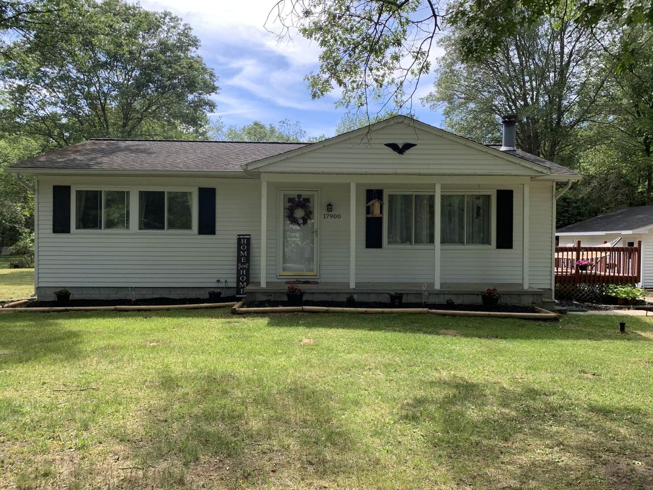 17900 Iroquois Drive - Photo 1