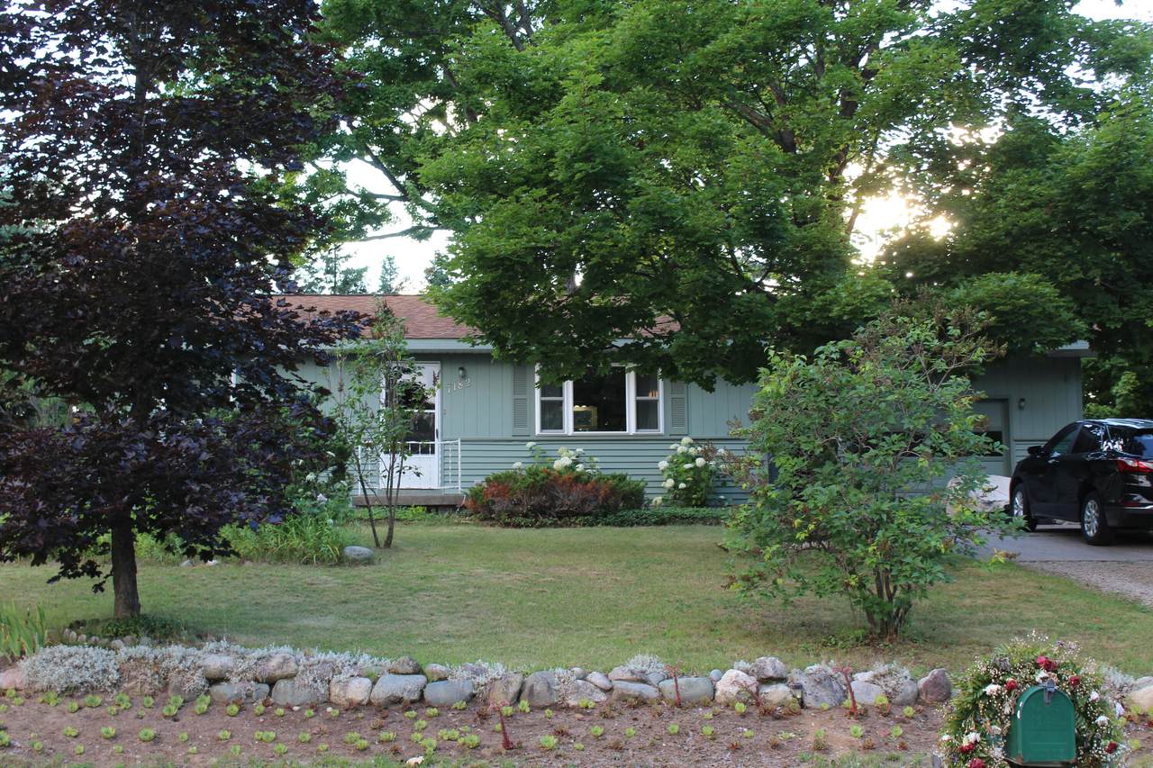 7182 Maple Drive - Photo 1