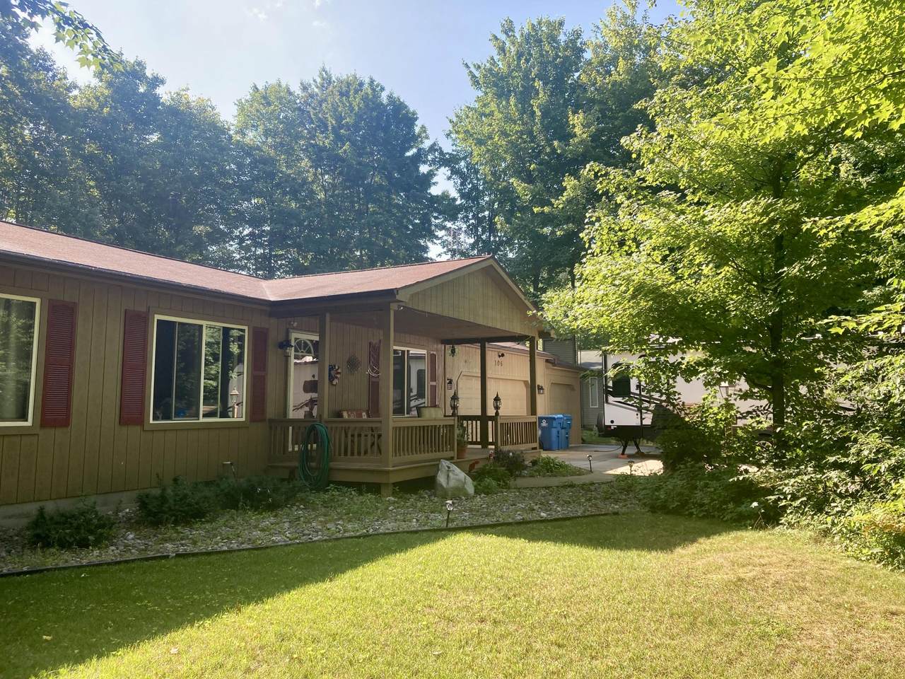 106 Little John Drive - Photo 1
