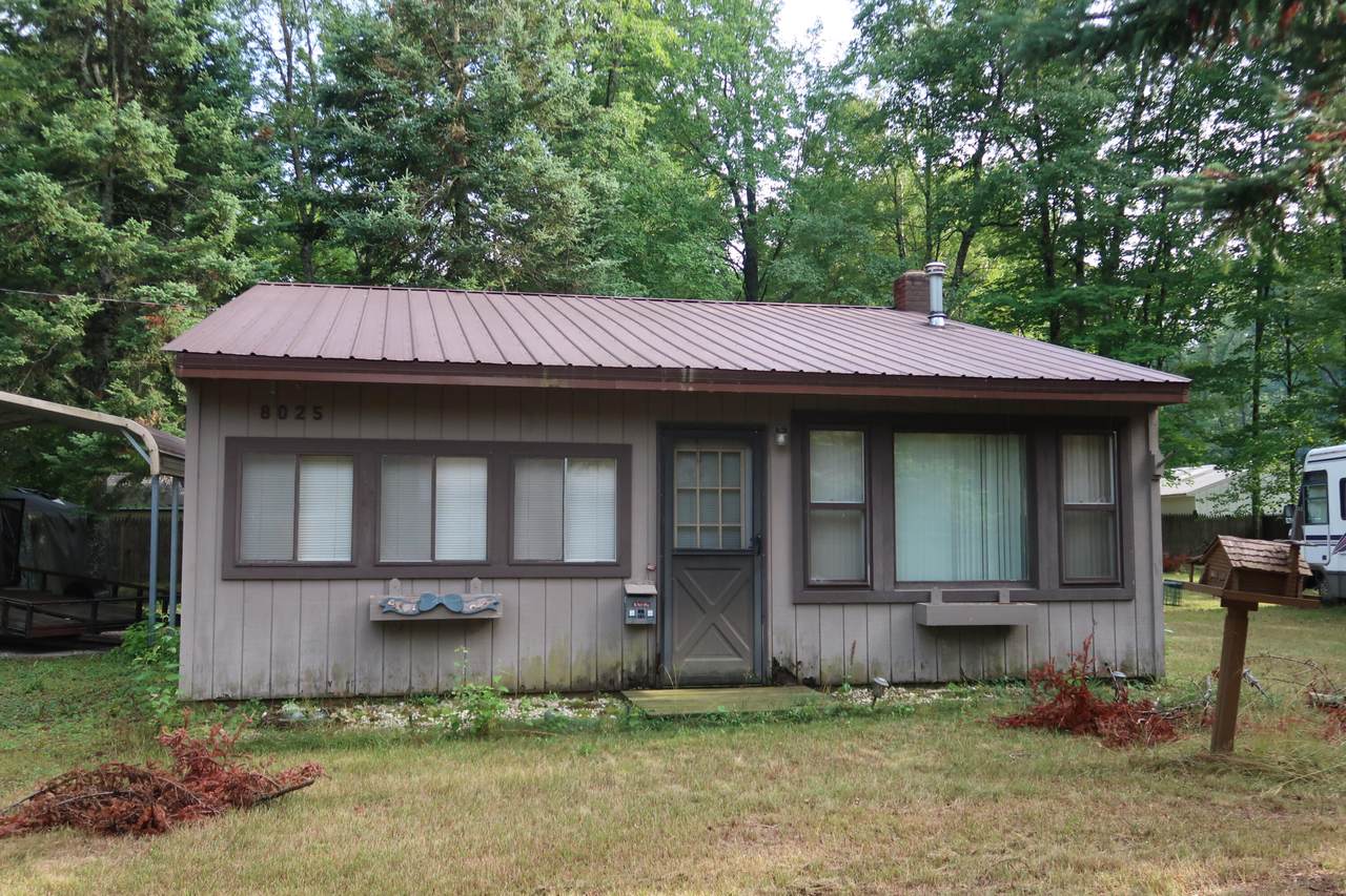 8025 Florence Street - Photo 1