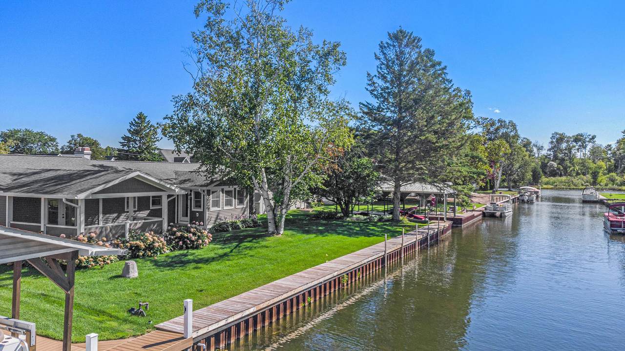 5851 Diane Drive - Photo 1