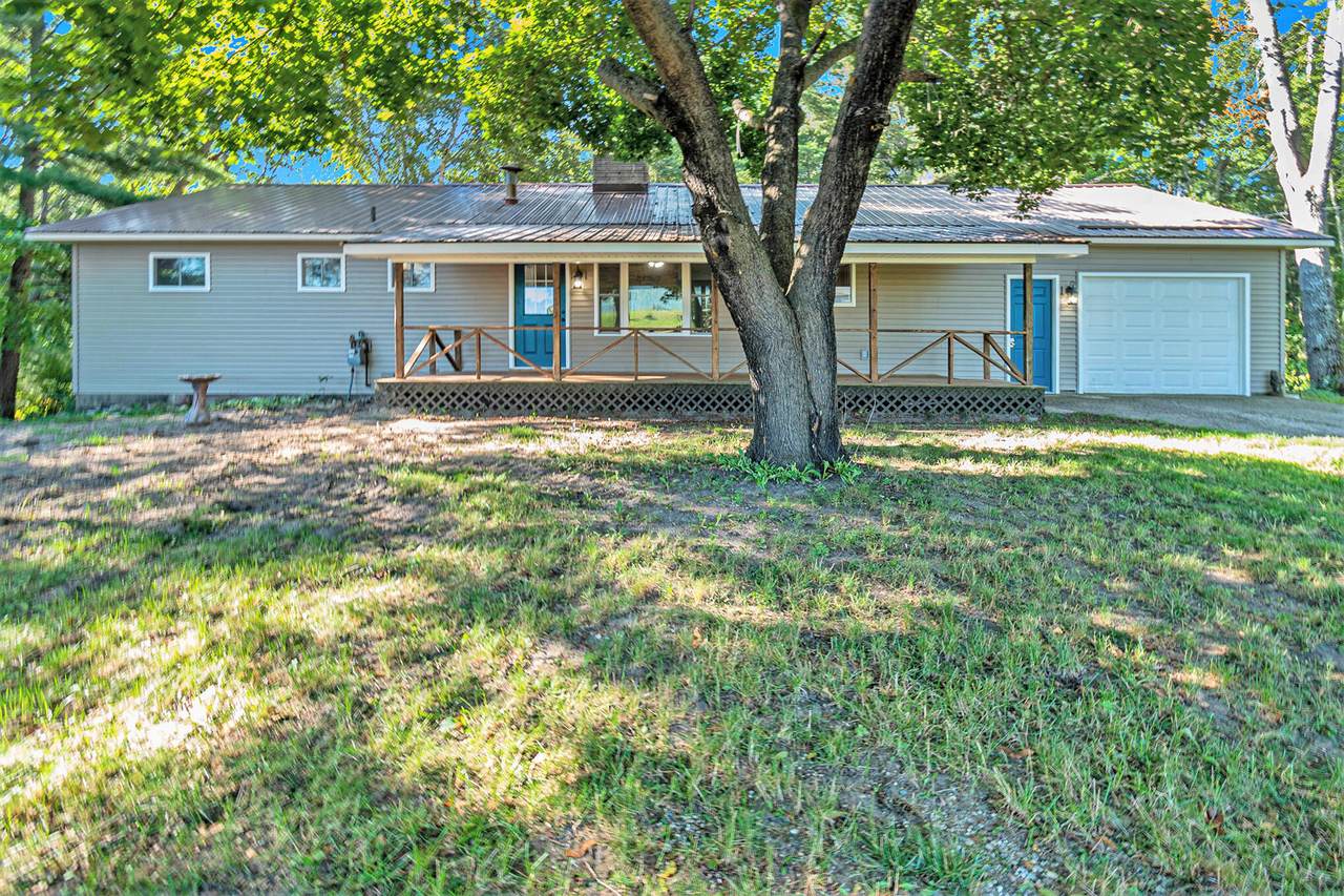 431 Sunset Drive - Photo 1