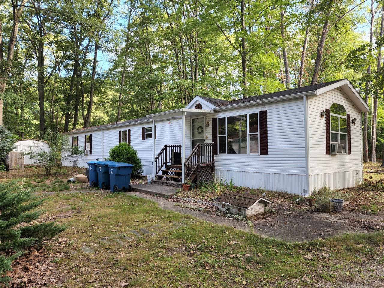 209 Maplewood Drive - Photo 1