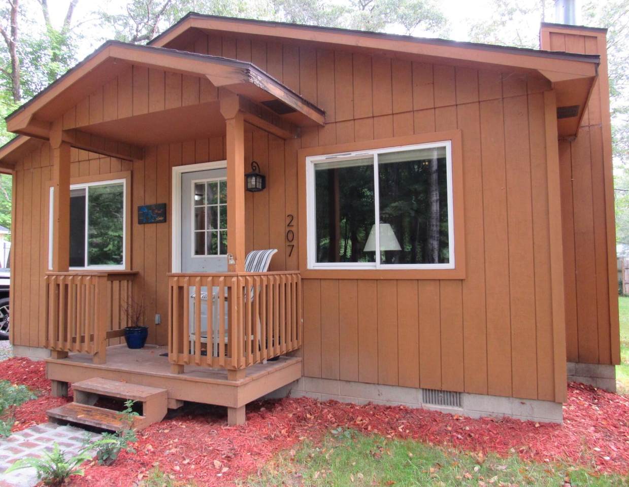 207 Butterfield Avenue - Photo 1