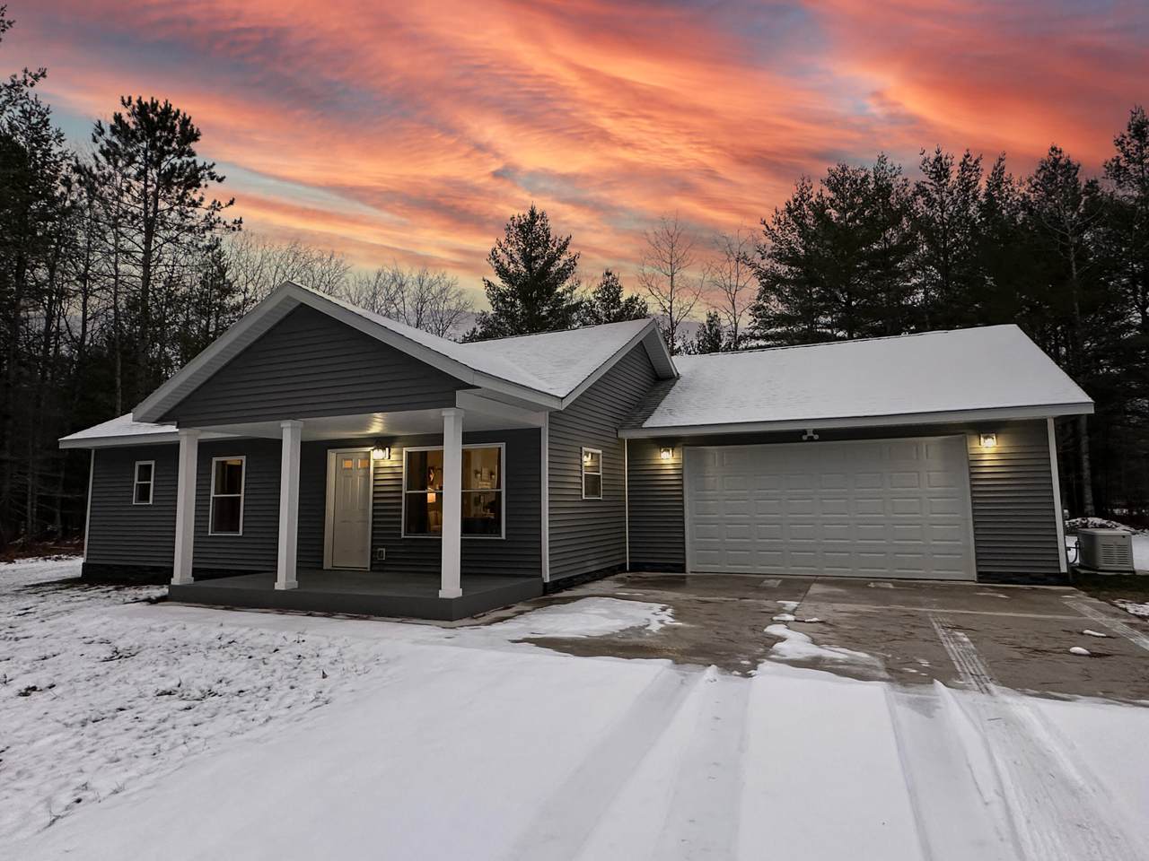 4916 Villas Avenue - Photo 1