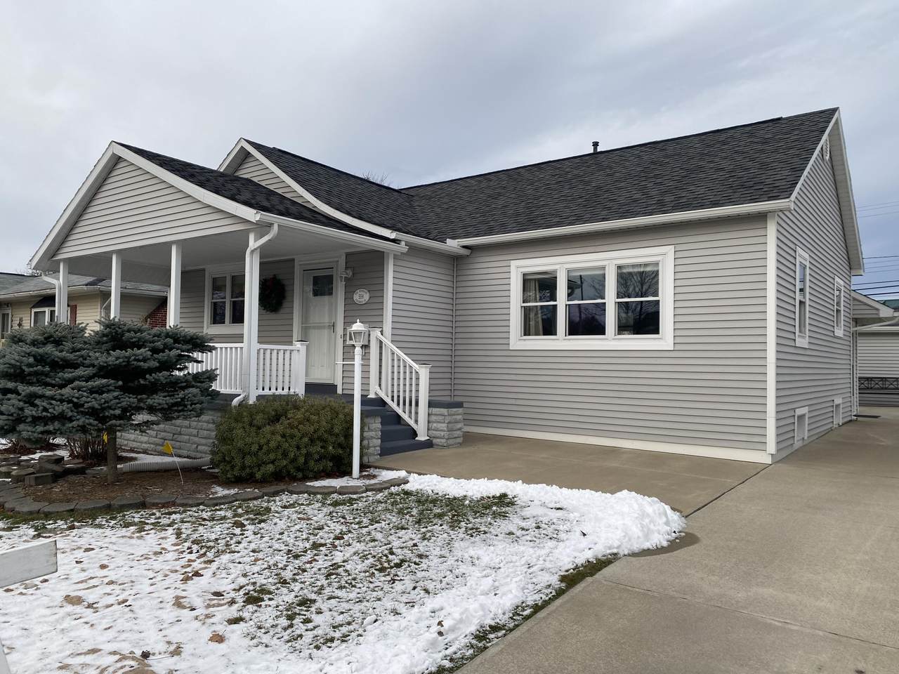 558 Friedrich Street - Photo 1