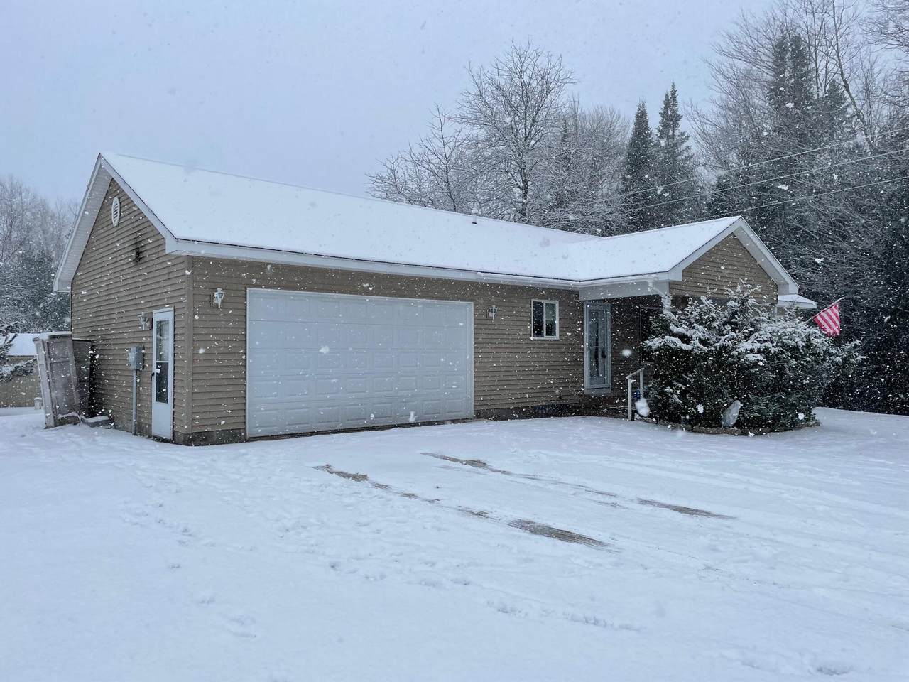 3781 Golfview Drive - Photo 1