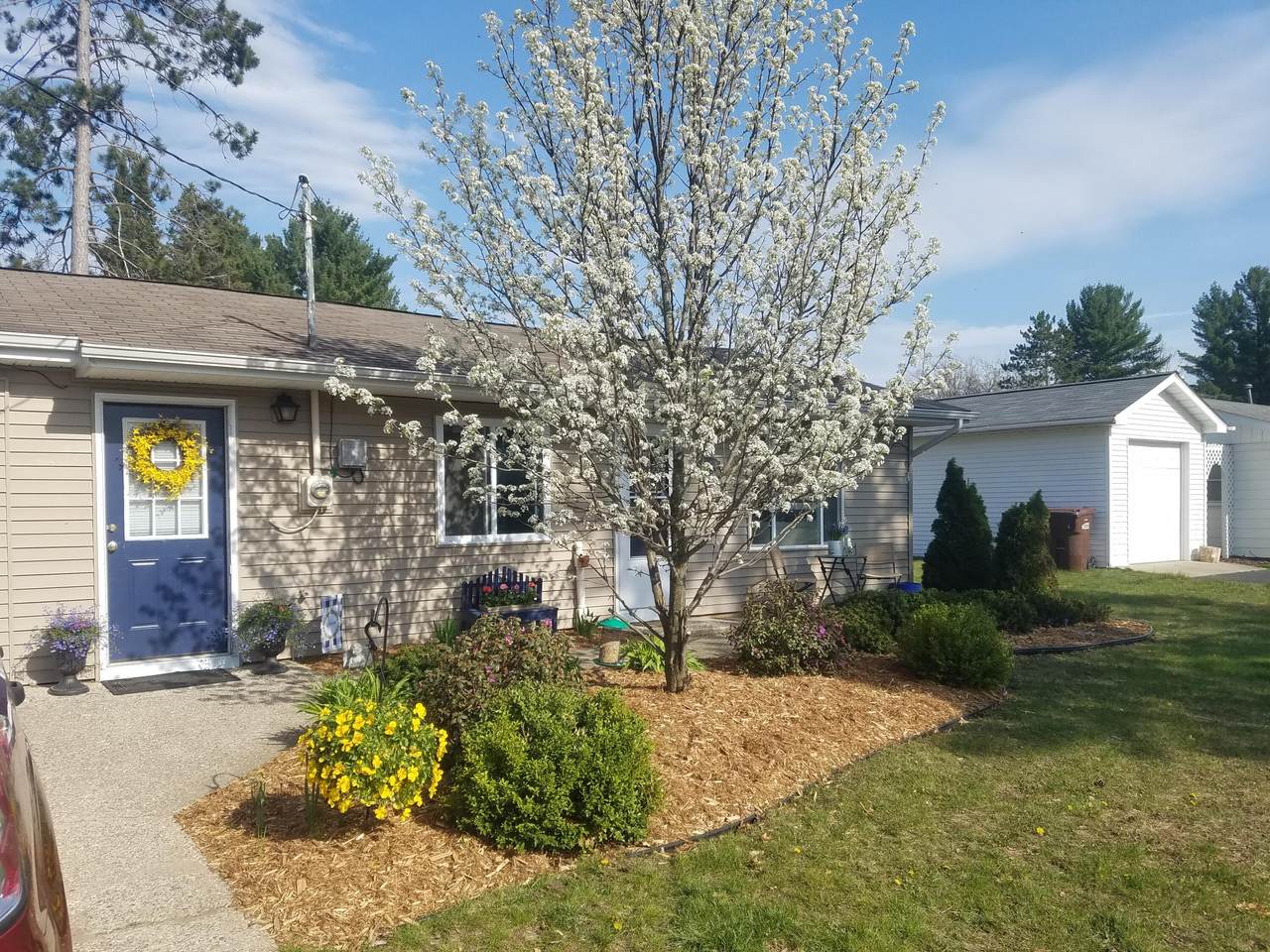 1924 Lakewoods Beach Road - Photo 1