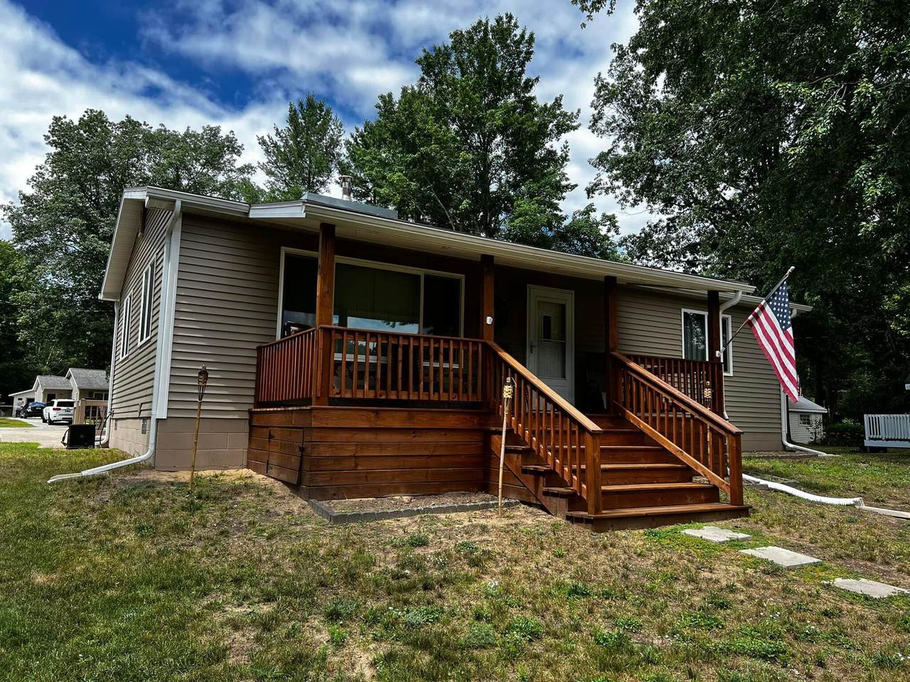 117 Briarwood Drive - Photo 1