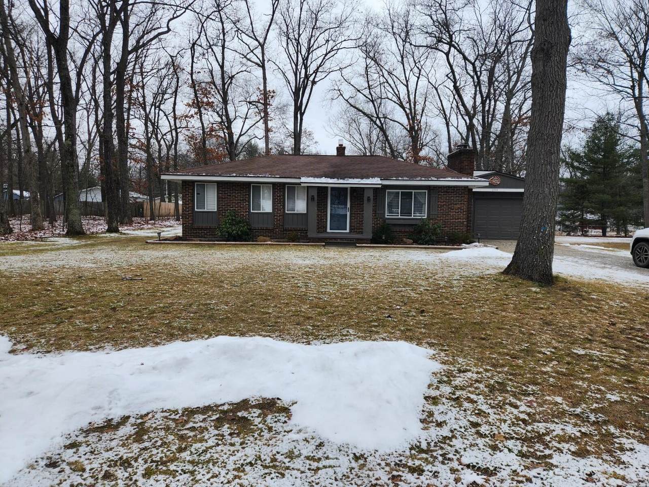 209 Chippewa Trail - Photo 1