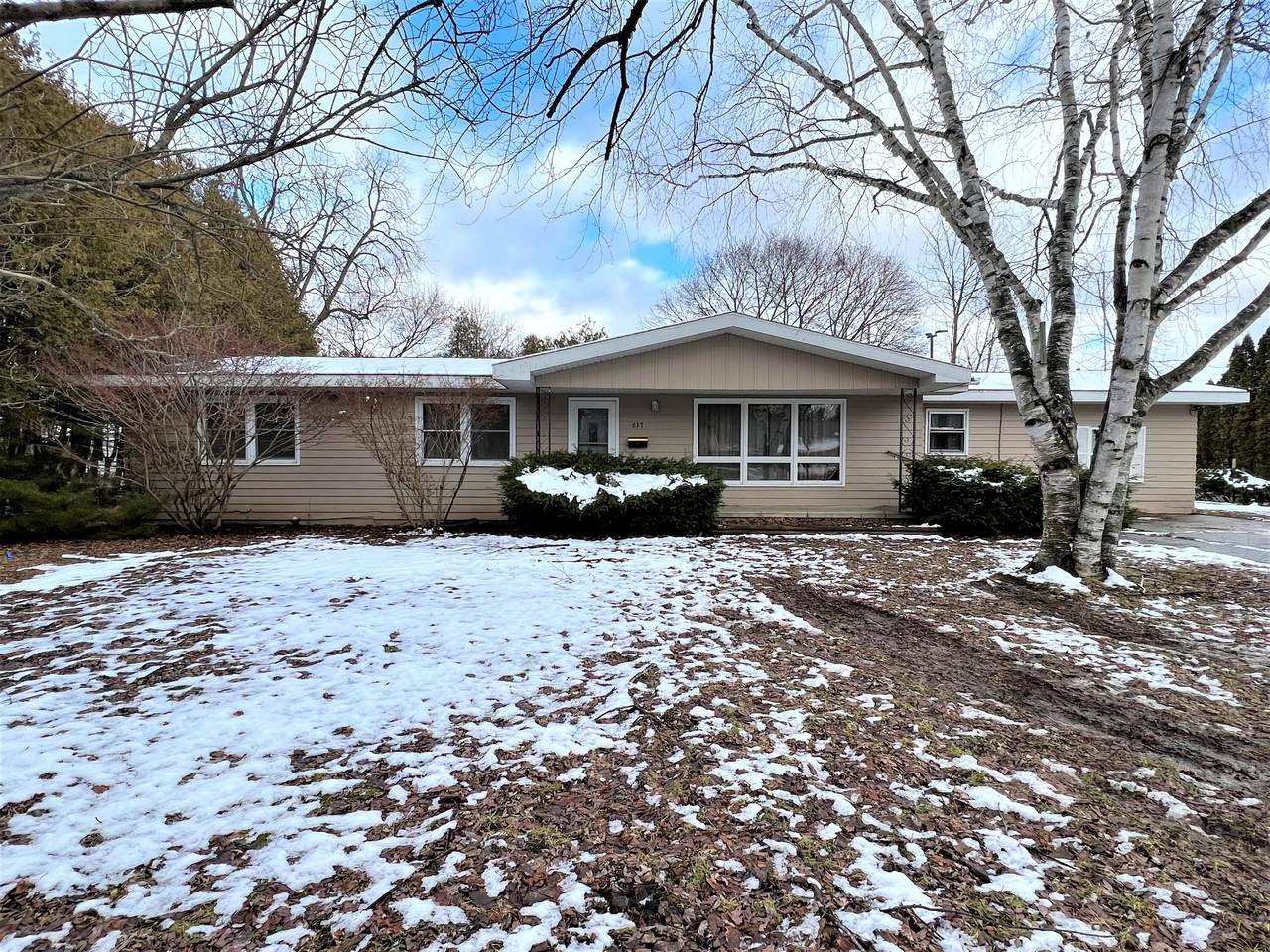 637 Huron Street - Photo 1