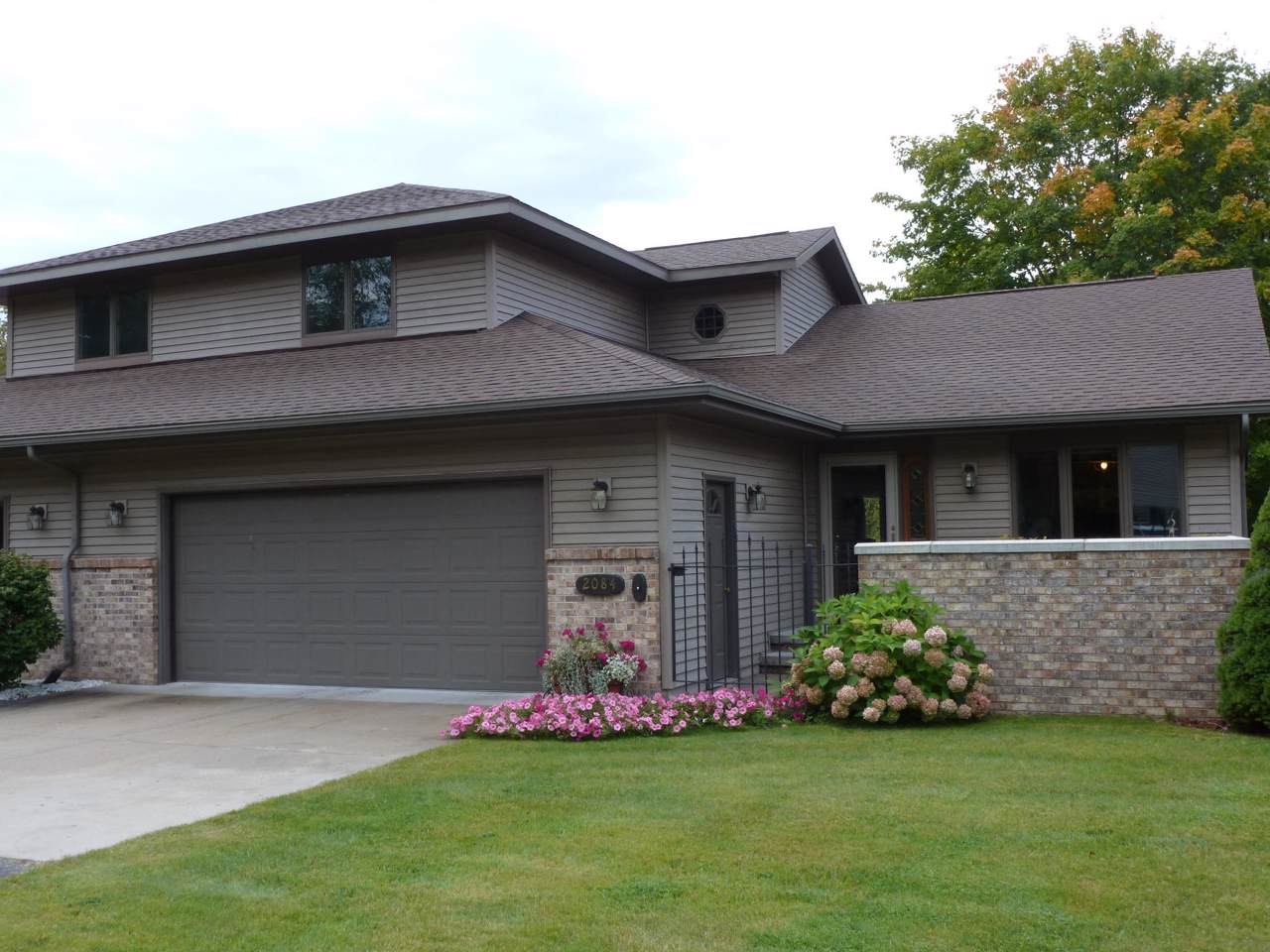 2084 Wyndham Lane - Photo 1