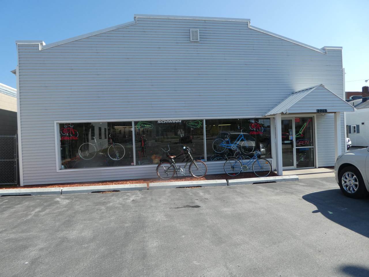 225 Chisholm Street - Photo 1