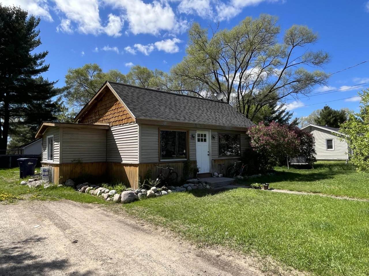 144 Mikado Street - Photo 1