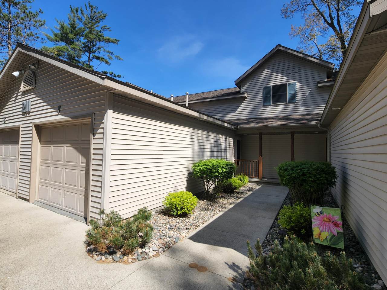 211 White Deer Trail - Photo 1