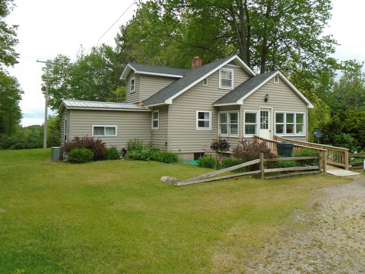 1824 Kneeland Road - Photo 1