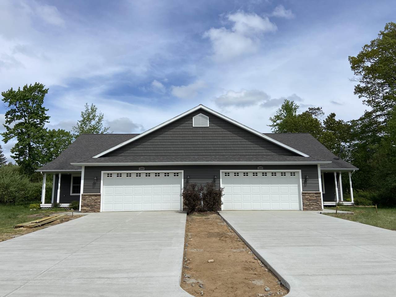 240 Briesway Court - Photo 1