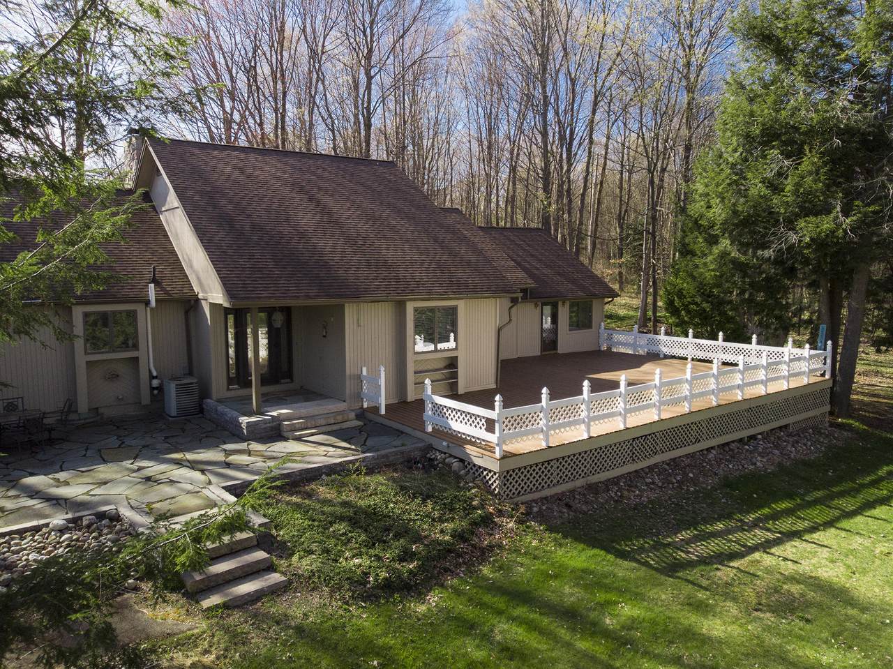 2635 Manorwood Drive - Photo 1