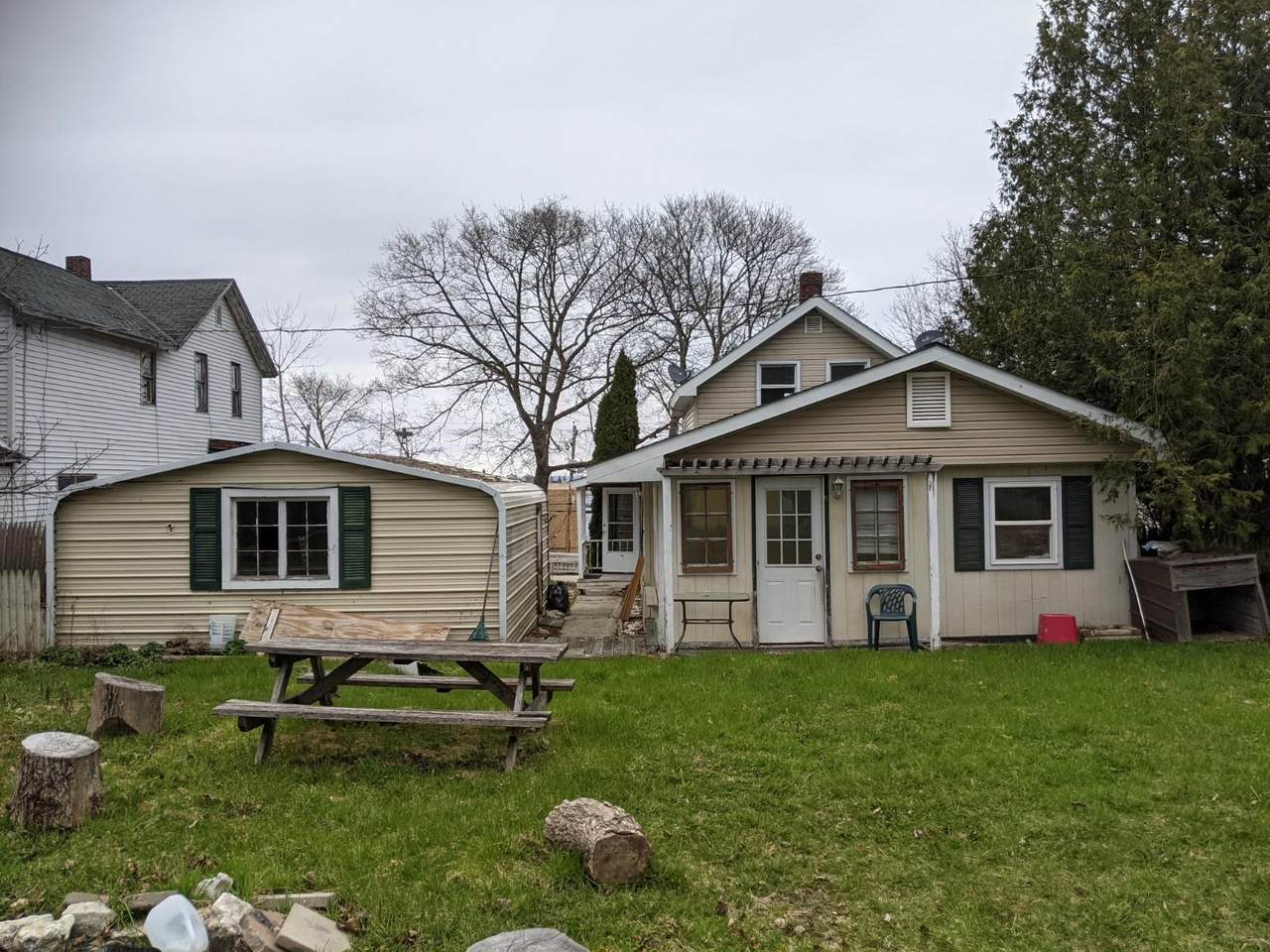 379 Underhill Street - Photo 1