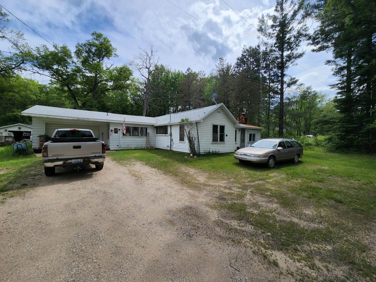 2923 W Clear Lake Road - Photo 1