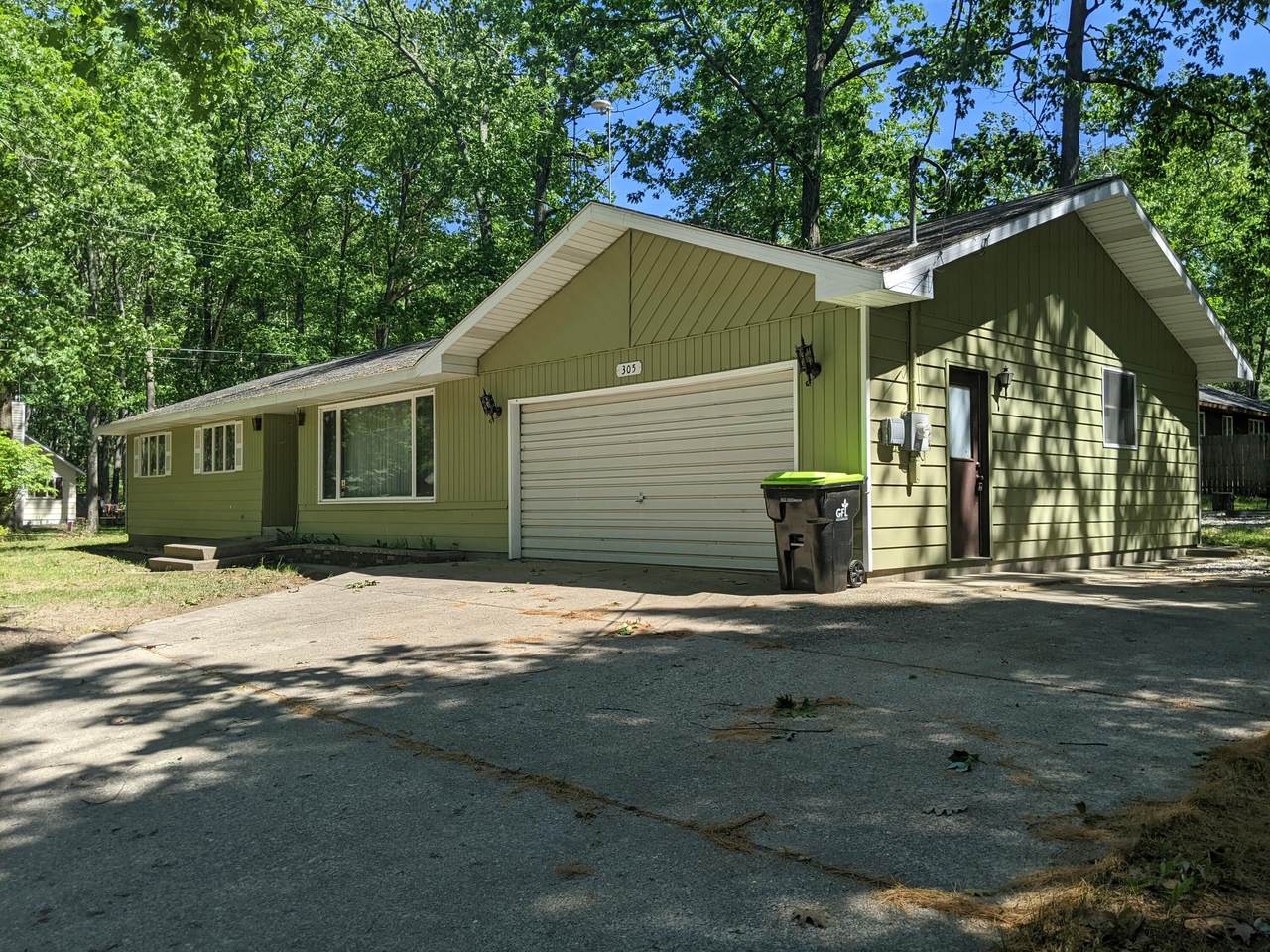 305 Pingree Street - Photo 1