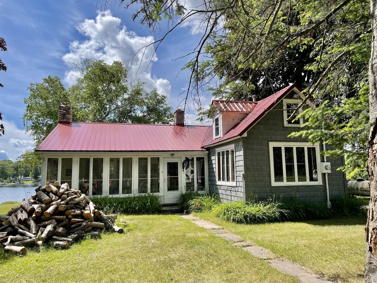 2850 North Lake Road - Photo 1