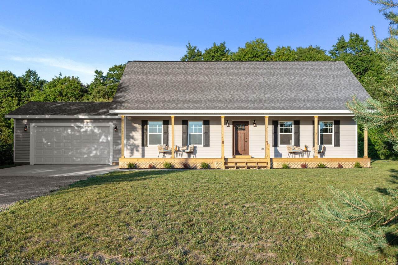 2809 Soaring Drive - Photo 1