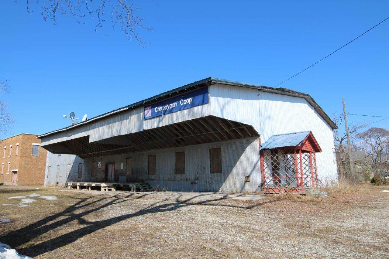 418 Cuyler Street - Photo 1