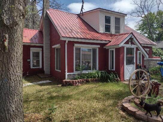 211 Cass Street - Photo 1