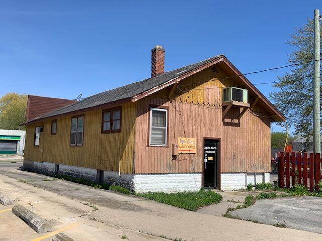 1020 Chisholm Street - Photo 1
